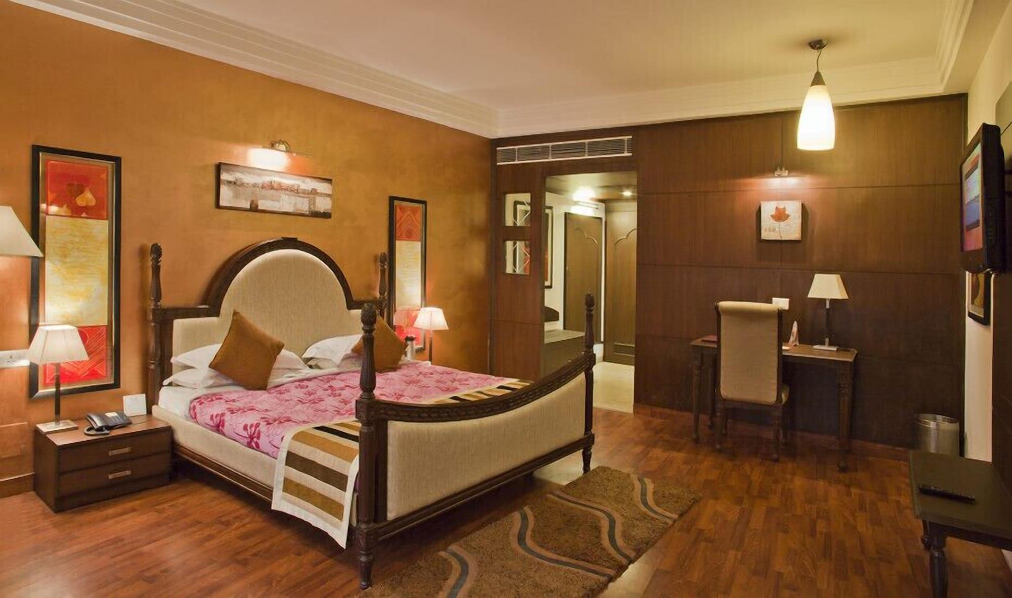 Отель K C Residency Katra Экстерьер фото