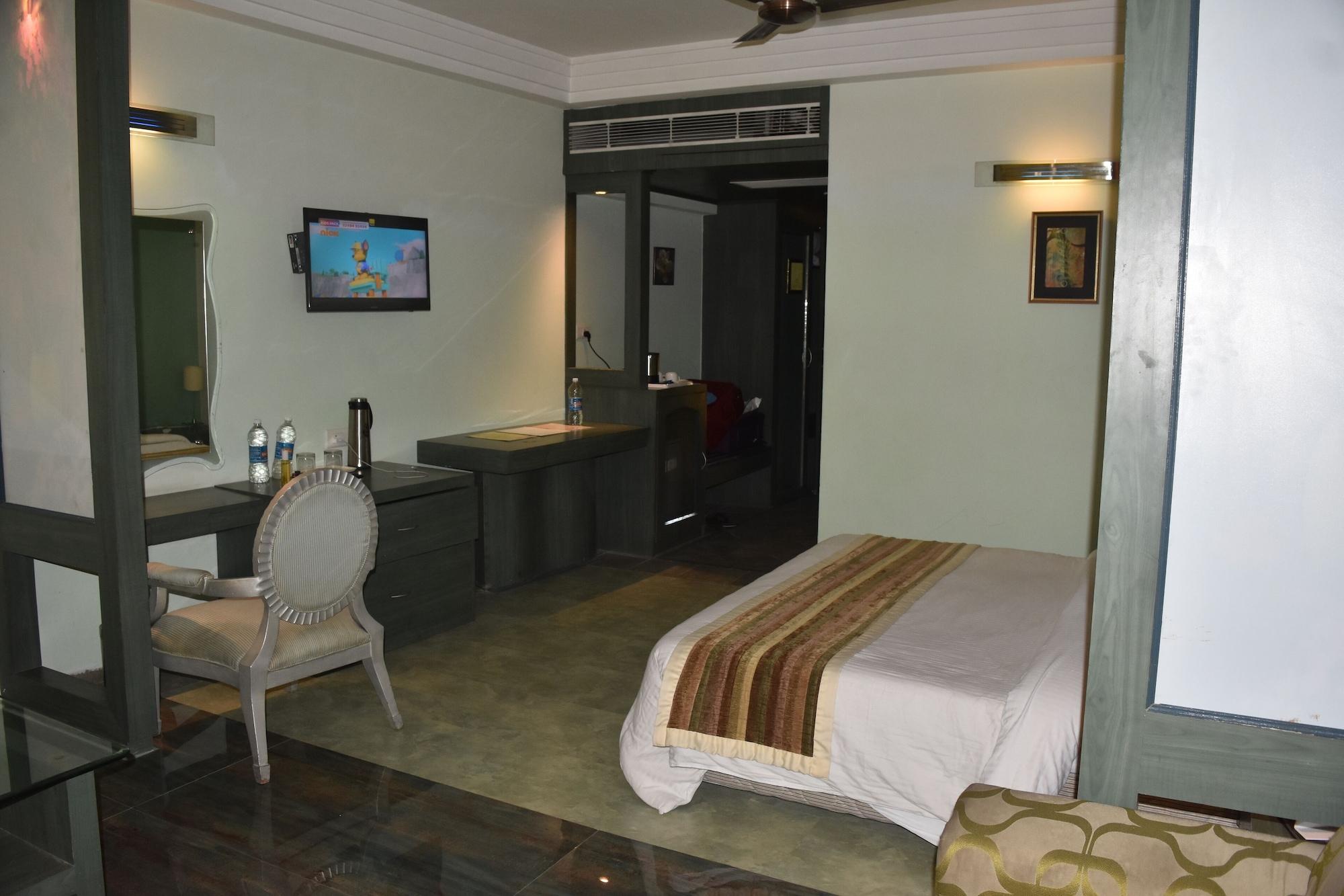 Отель K C Residency Katra Экстерьер фото