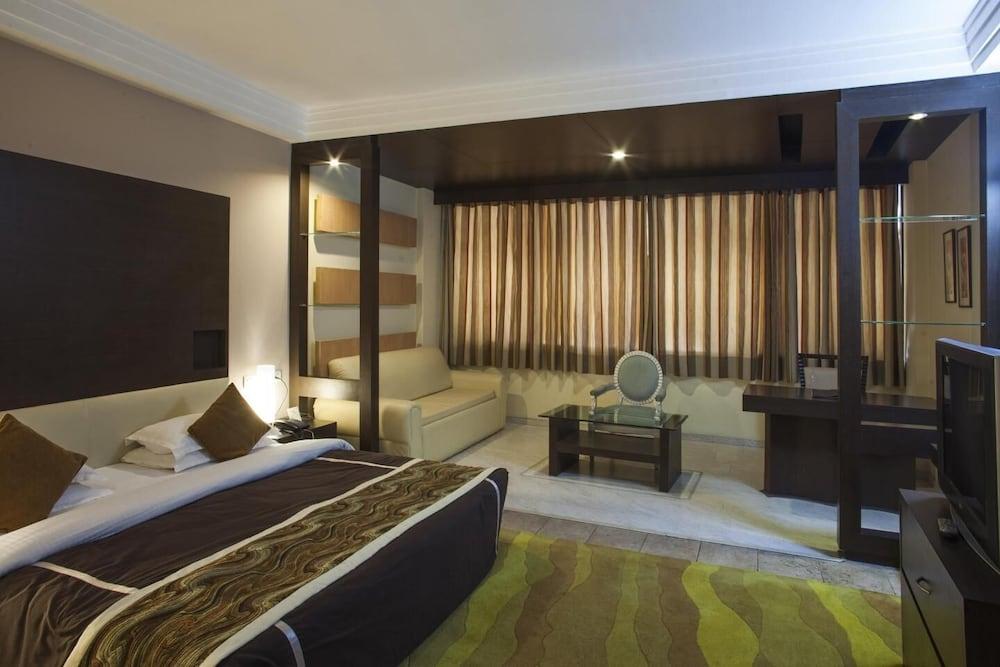 Отель K C Residency Katra Экстерьер фото