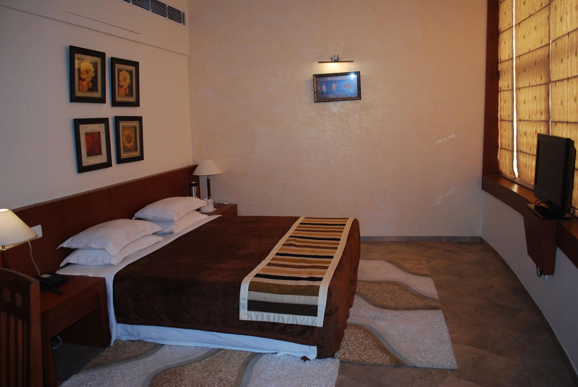 Отель K C Residency Katra Экстерьер фото