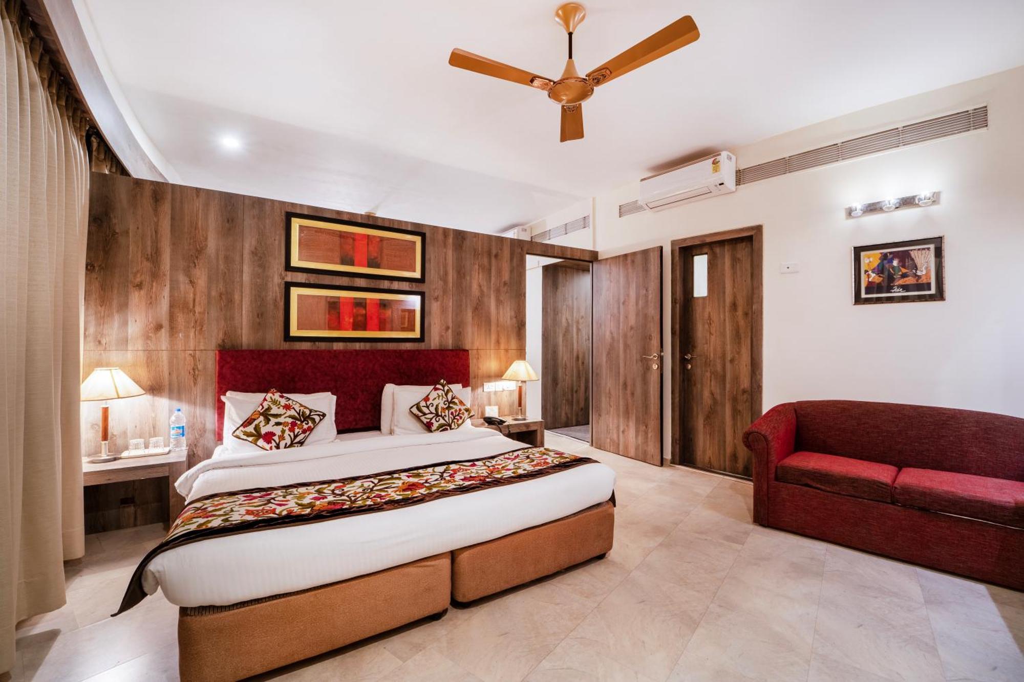 Отель K C Residency Katra Экстерьер фото