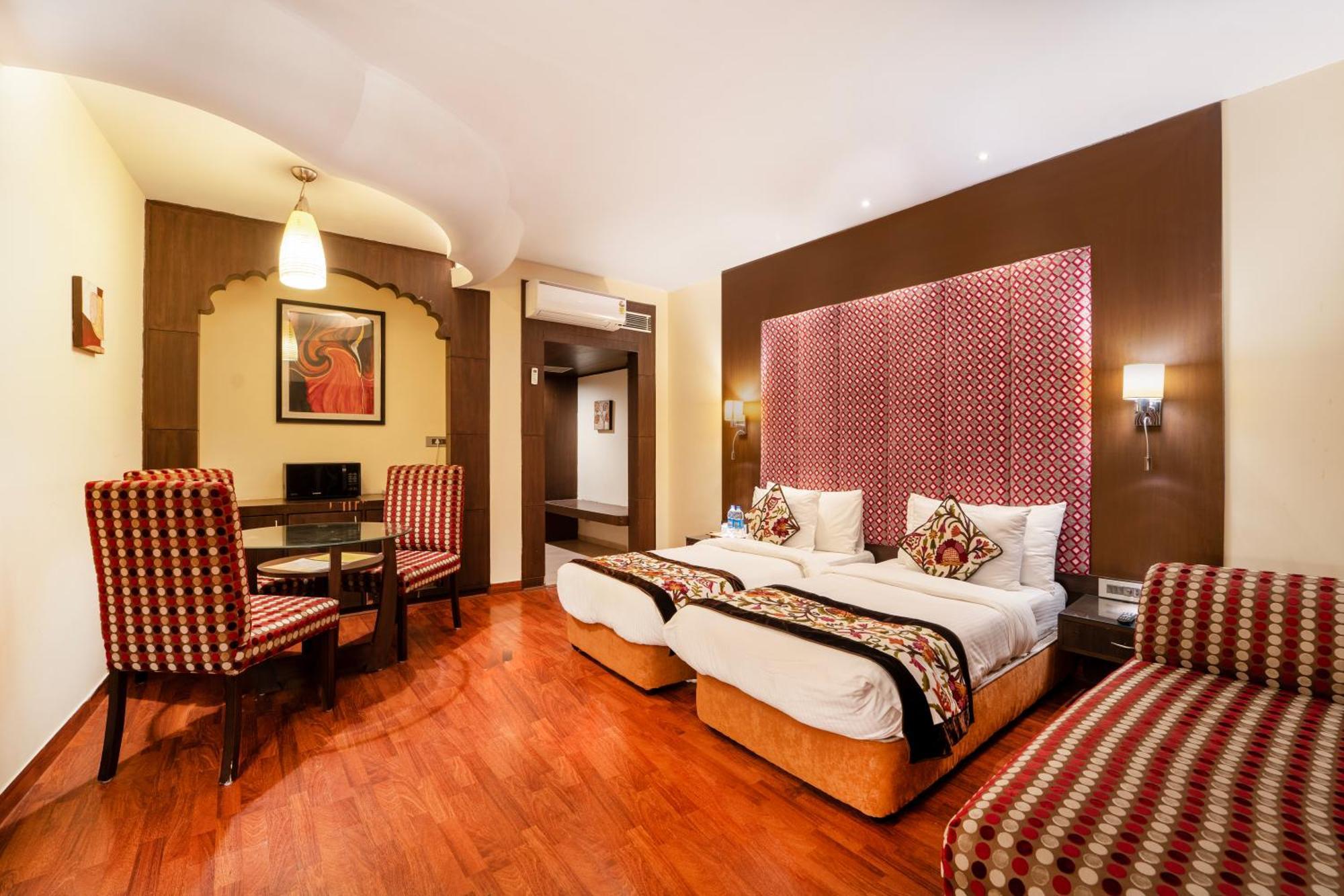 Отель K C Residency Katra Экстерьер фото