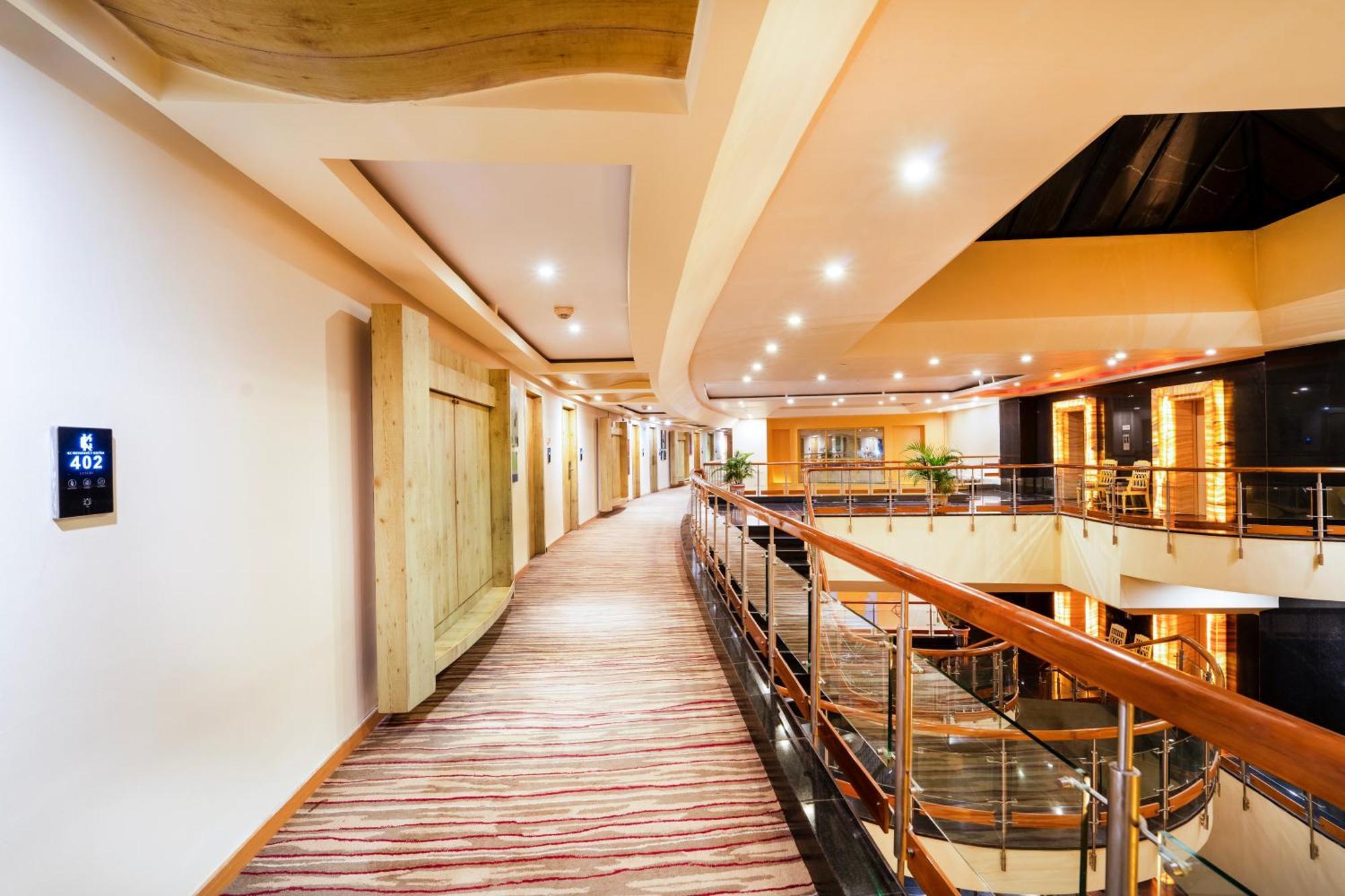Отель K C Residency Katra Экстерьер фото