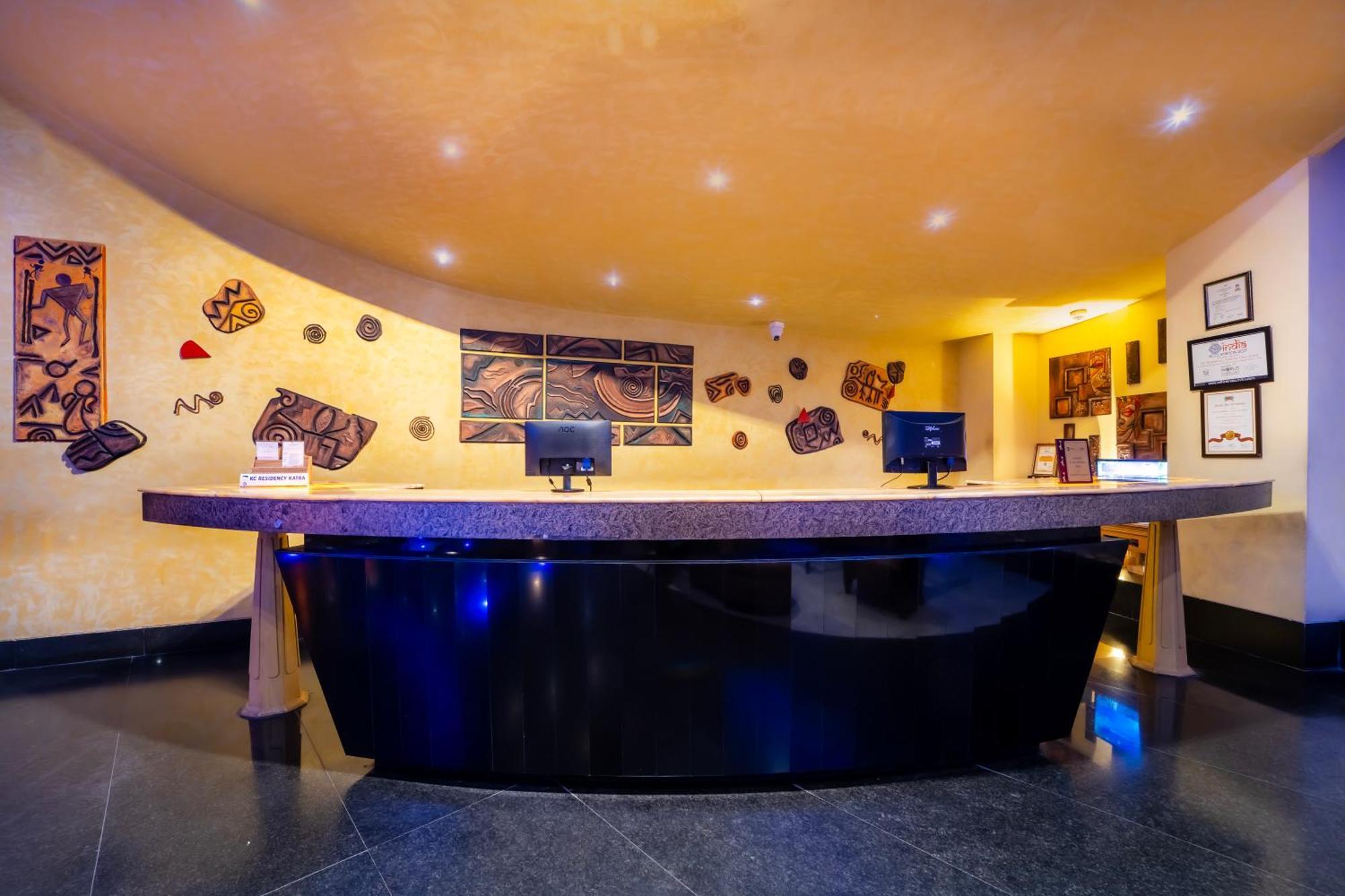 Отель K C Residency Katra Экстерьер фото