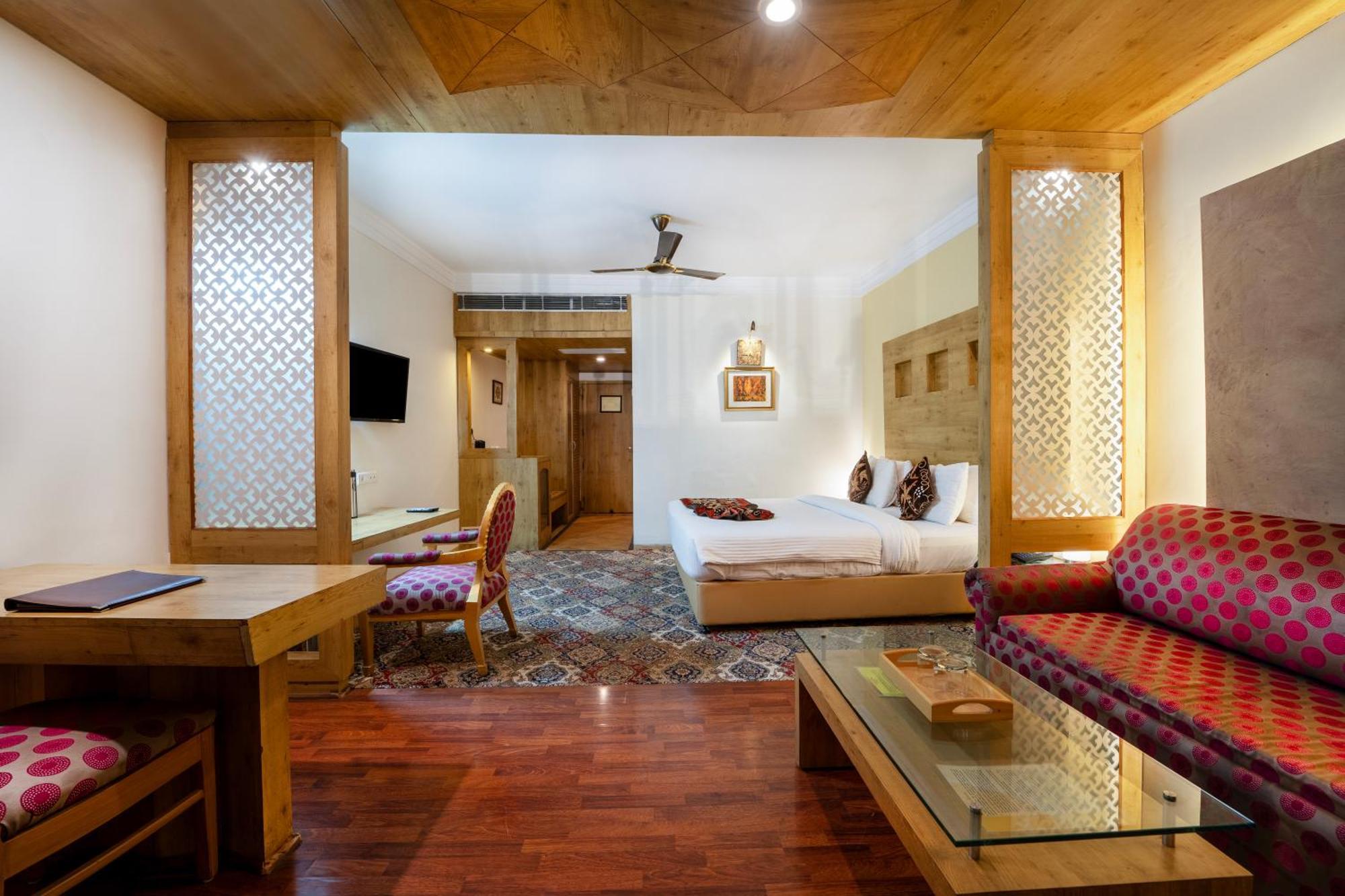 Отель K C Residency Katra Экстерьер фото