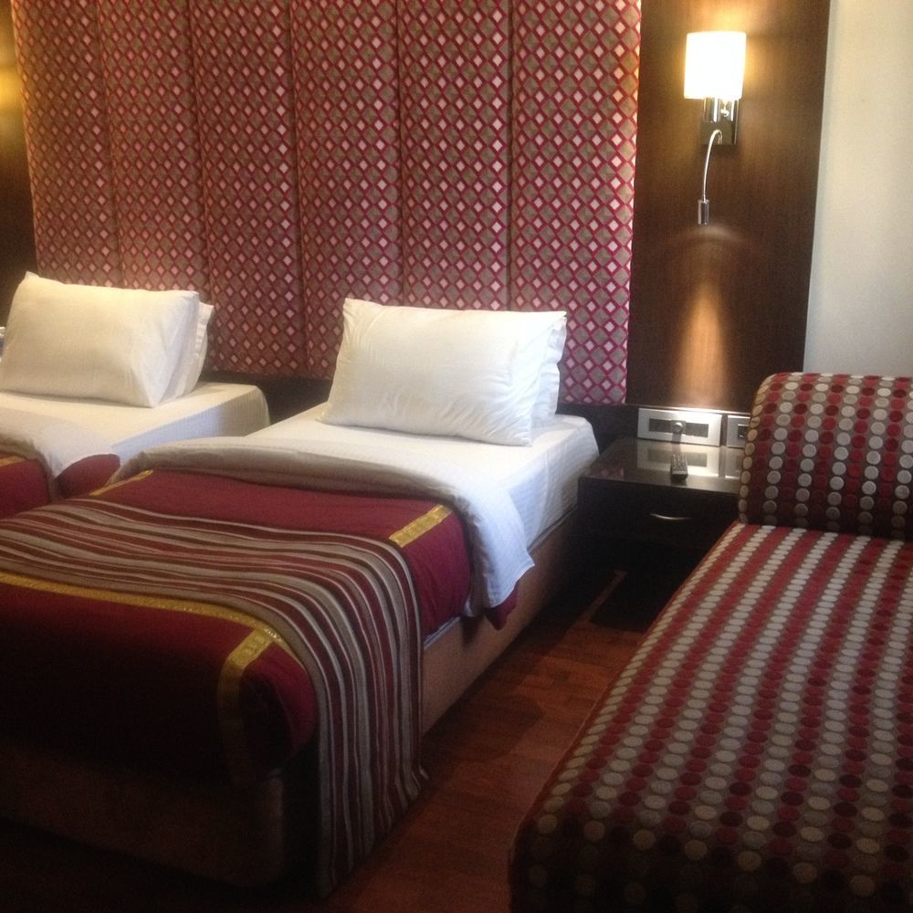 Отель K C Residency Katra Экстерьер фото