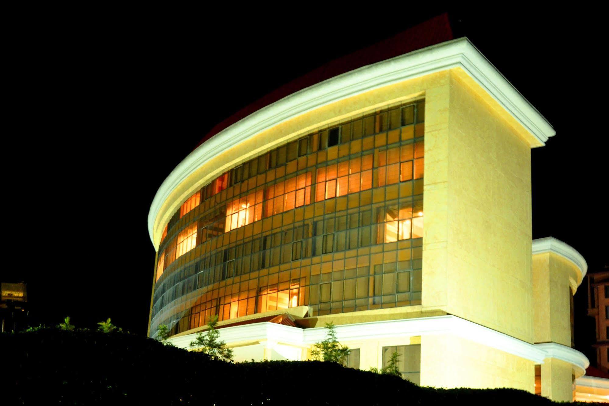 Отель K C Residency Katra Экстерьер фото